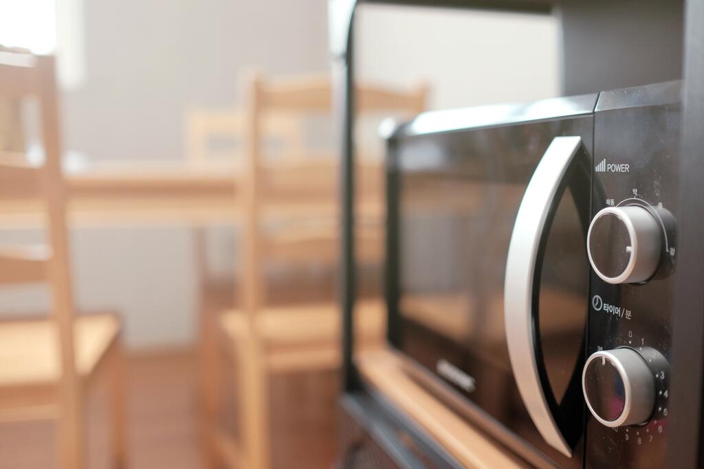 1 Min Walking To Hongik Univ STN Exit 3 - thumb 5