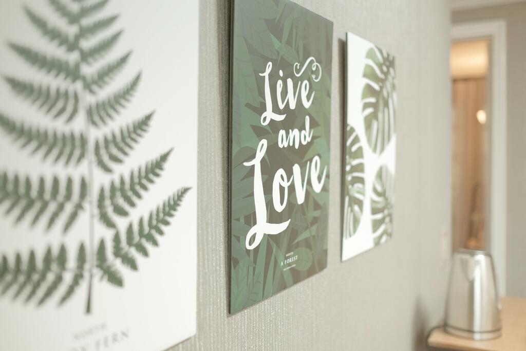 1 Min Walking To Hongik Univ STN Exit 3 - thumb 3