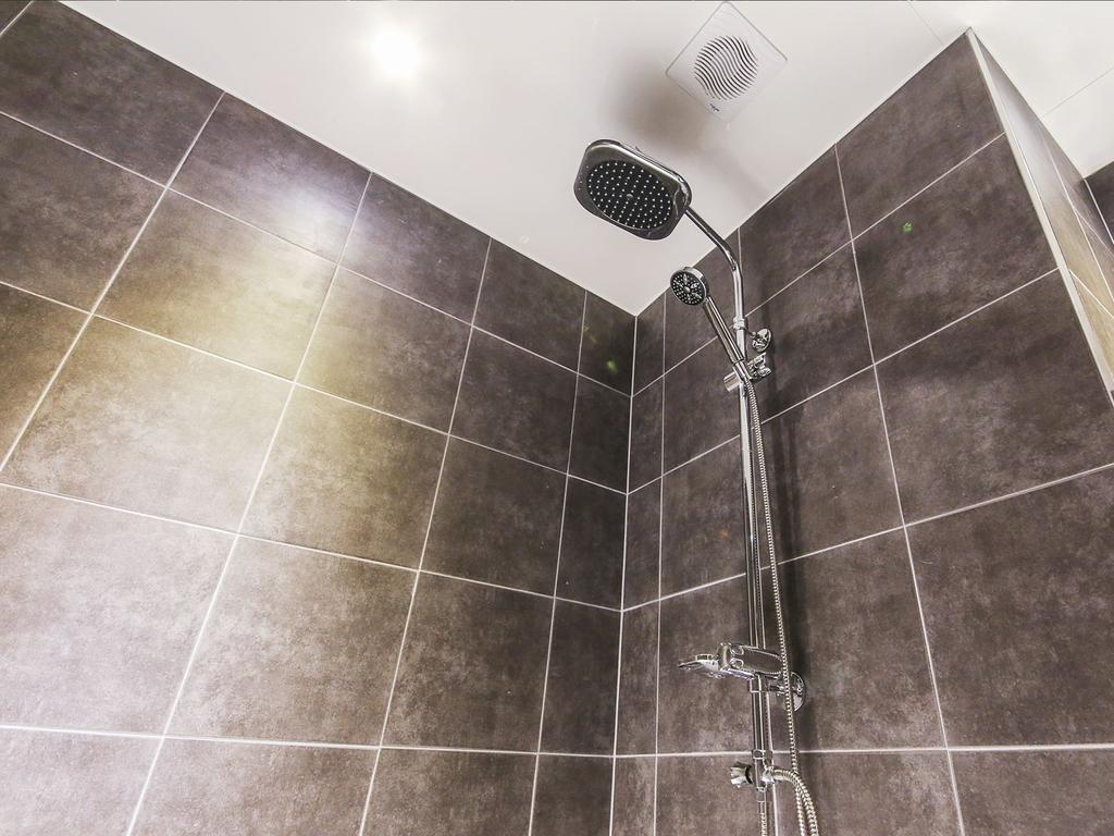 7th Street - The Play - thumb 3