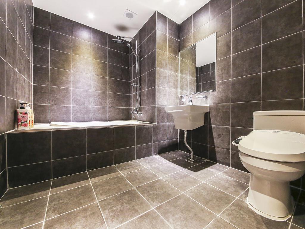 7th Street - The Play - thumb 5