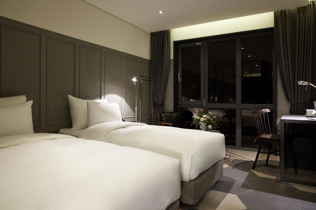 9 Brick Hotel - thumb 7