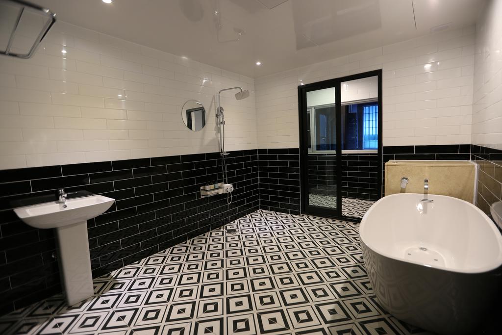 Almond Hotel Gupo Station - thumb 6