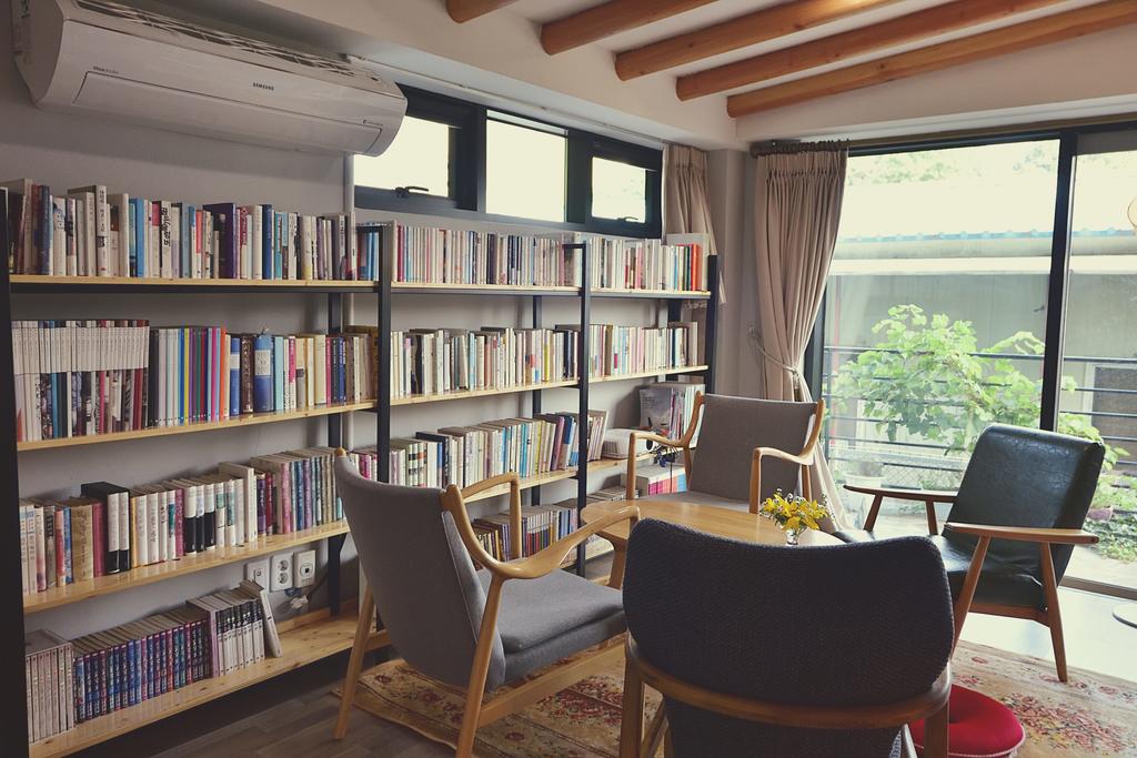 Andong Poong-gyung HOSTEL N LIBRARY - thumb 3