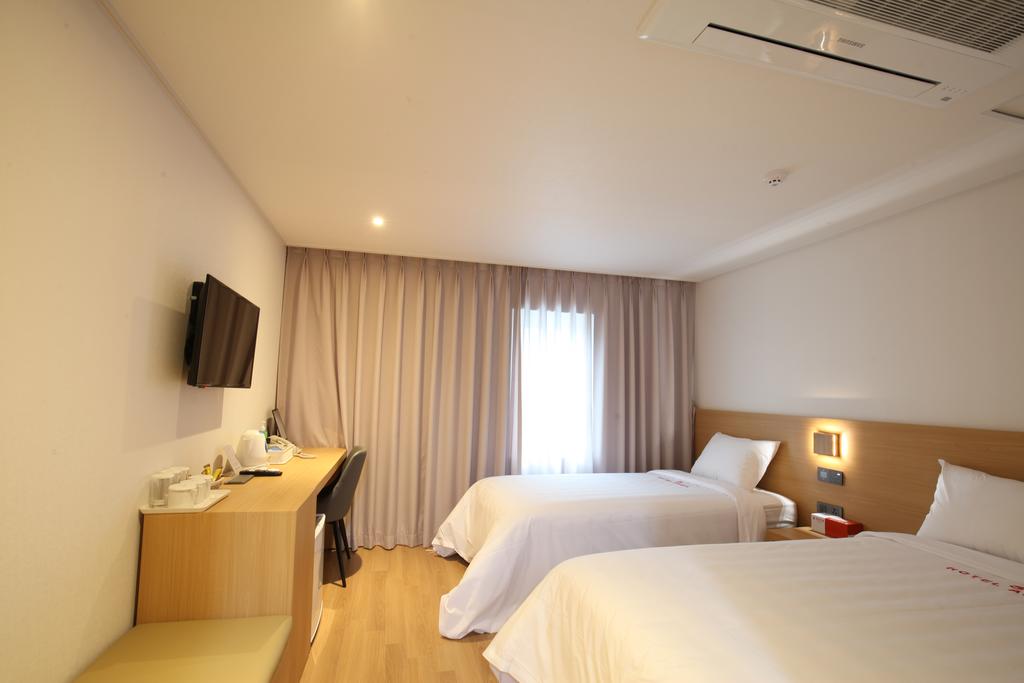 Angel Hotel - thumb 0