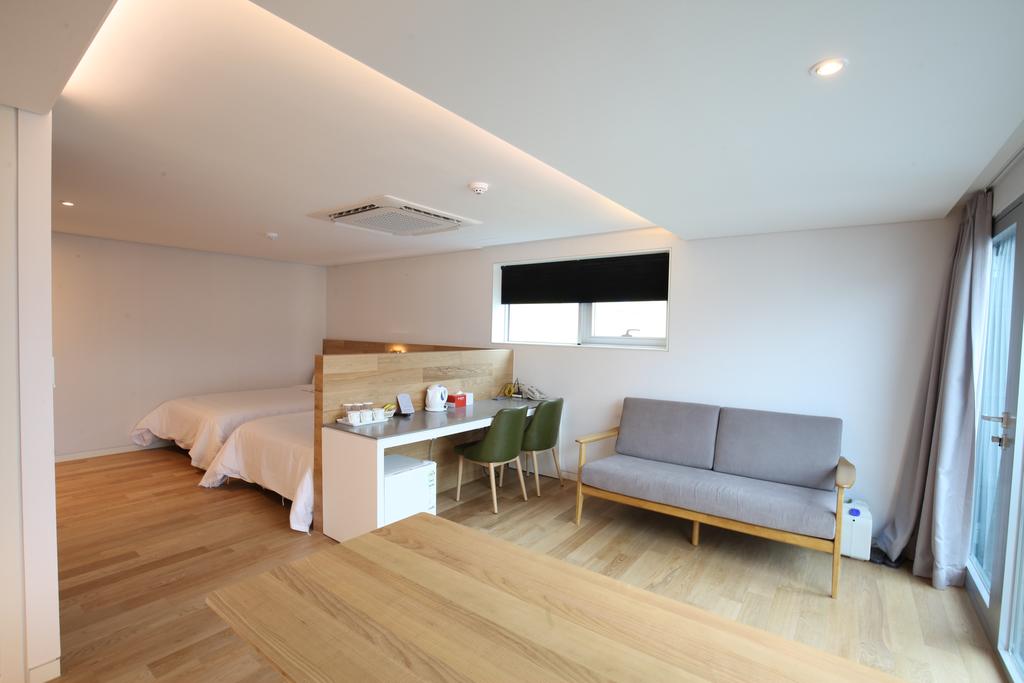 Angel Hotel - thumb 5