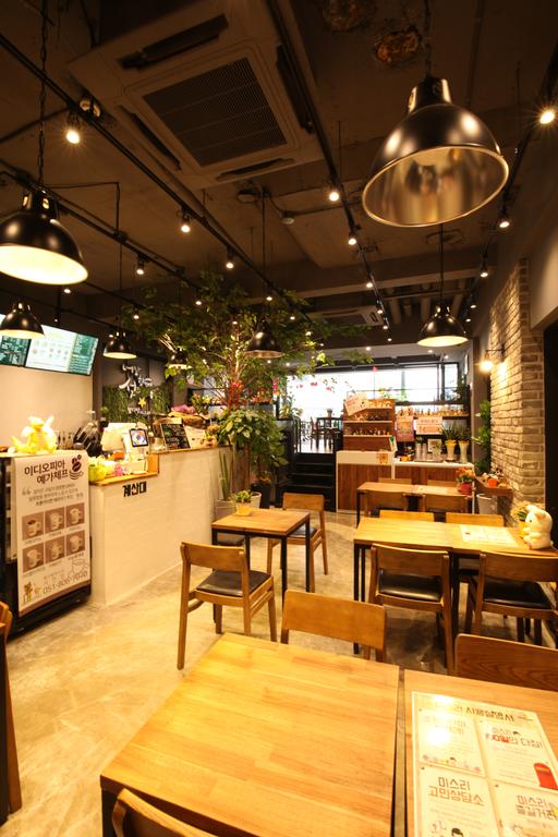 Angel Hotel - thumb 6