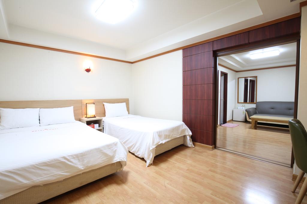 Angel Hotel - thumb 1