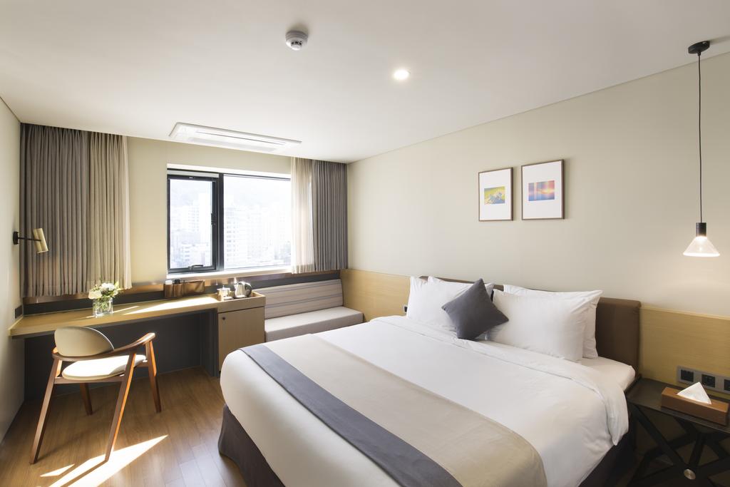 Bay Hound Hotel - thumb 2