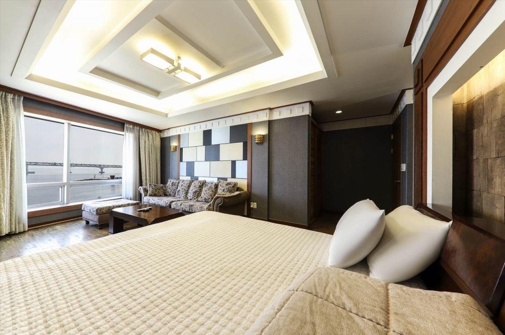 Bridge Hotel - thumb 3