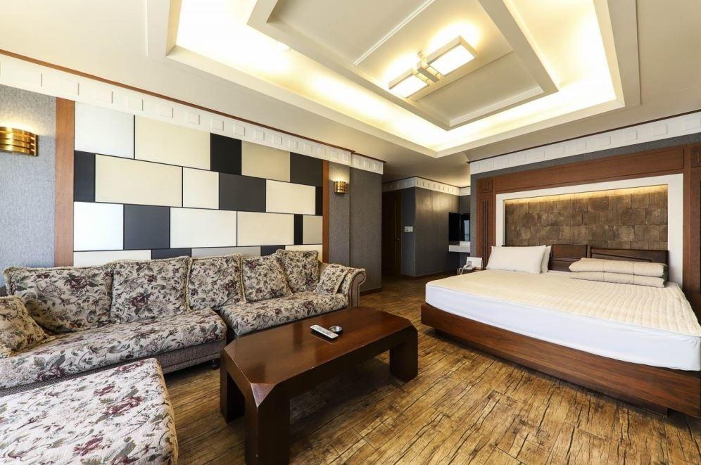 Bridge Hotel - thumb 4