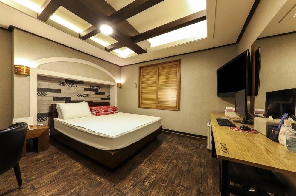 Bridge Hotel - thumb 6