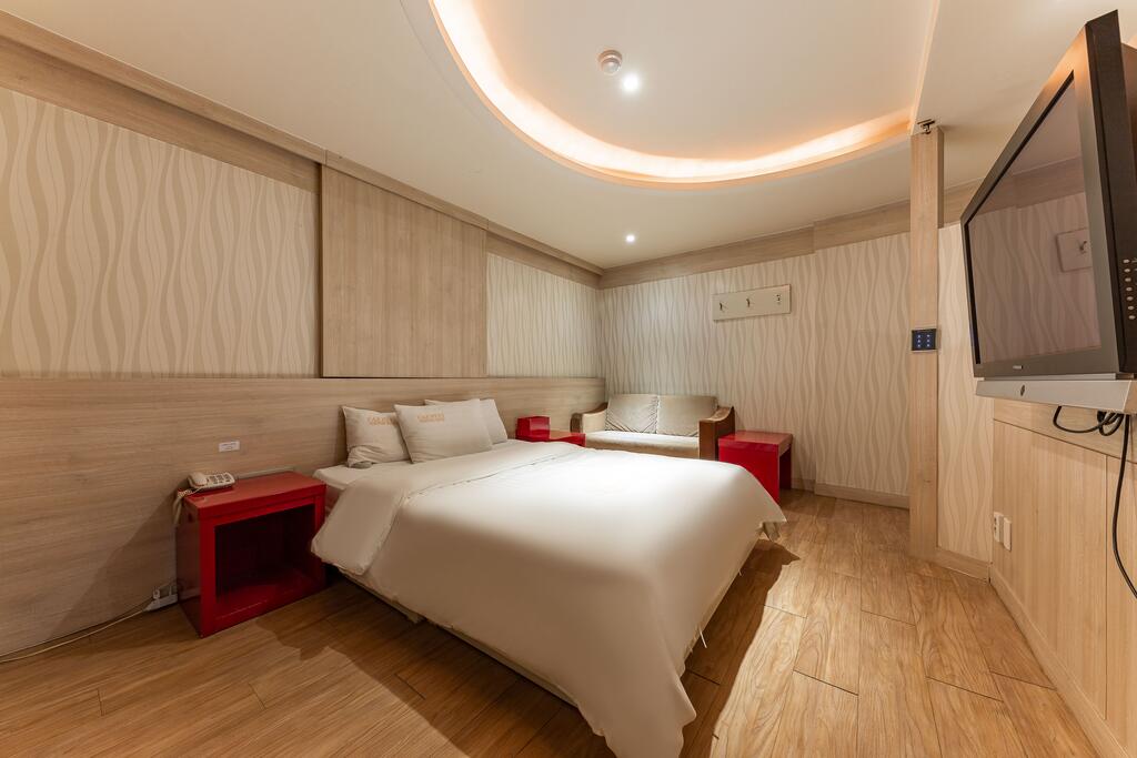 Carnegie Business Hotel - thumb 1