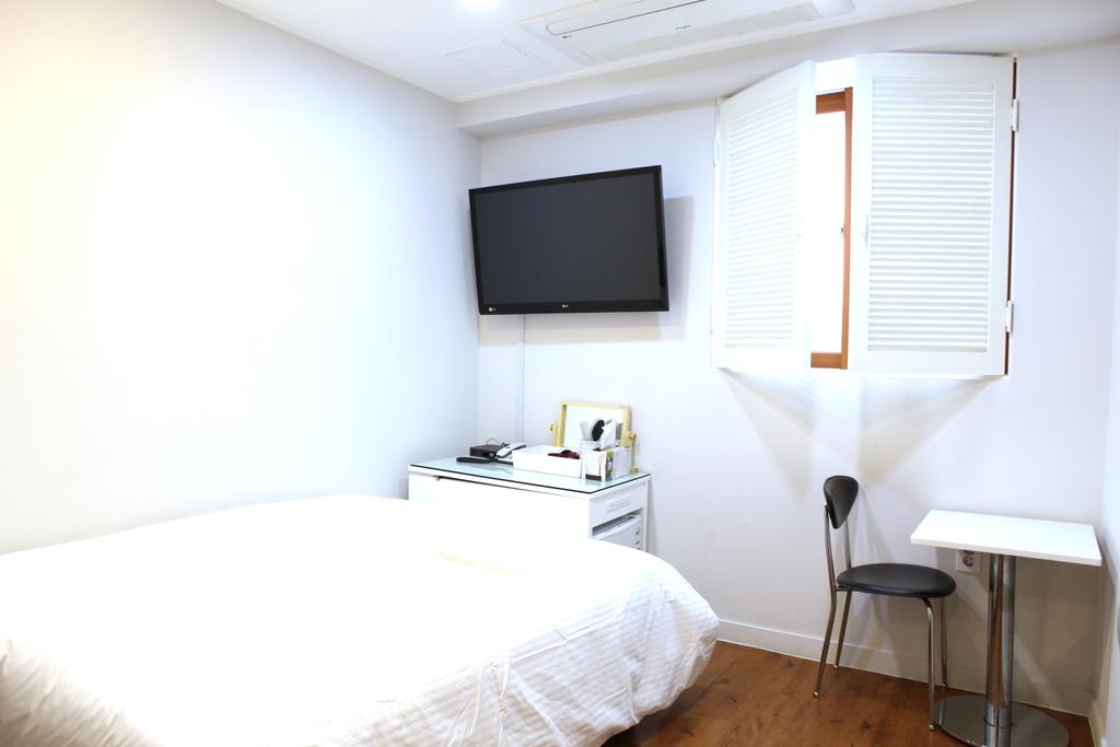 Charm Hotel - thumb 5