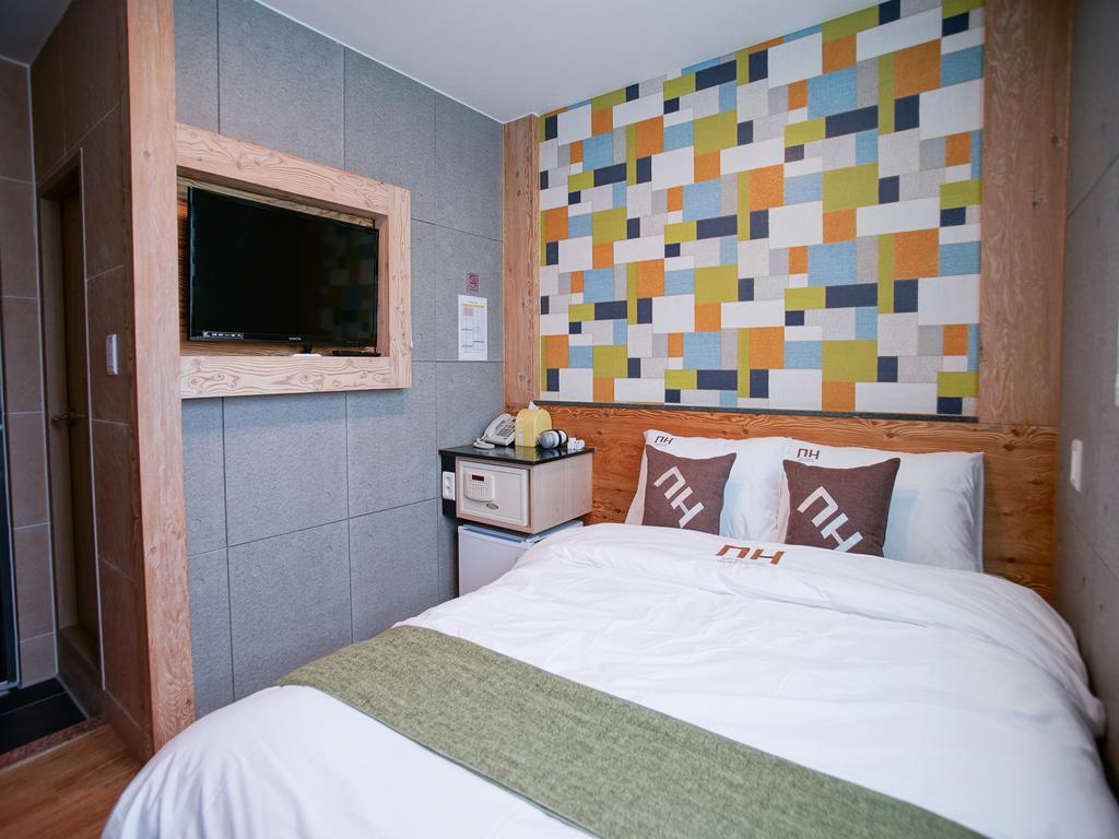 D.H Sinchon Guesthouse - thumb 4