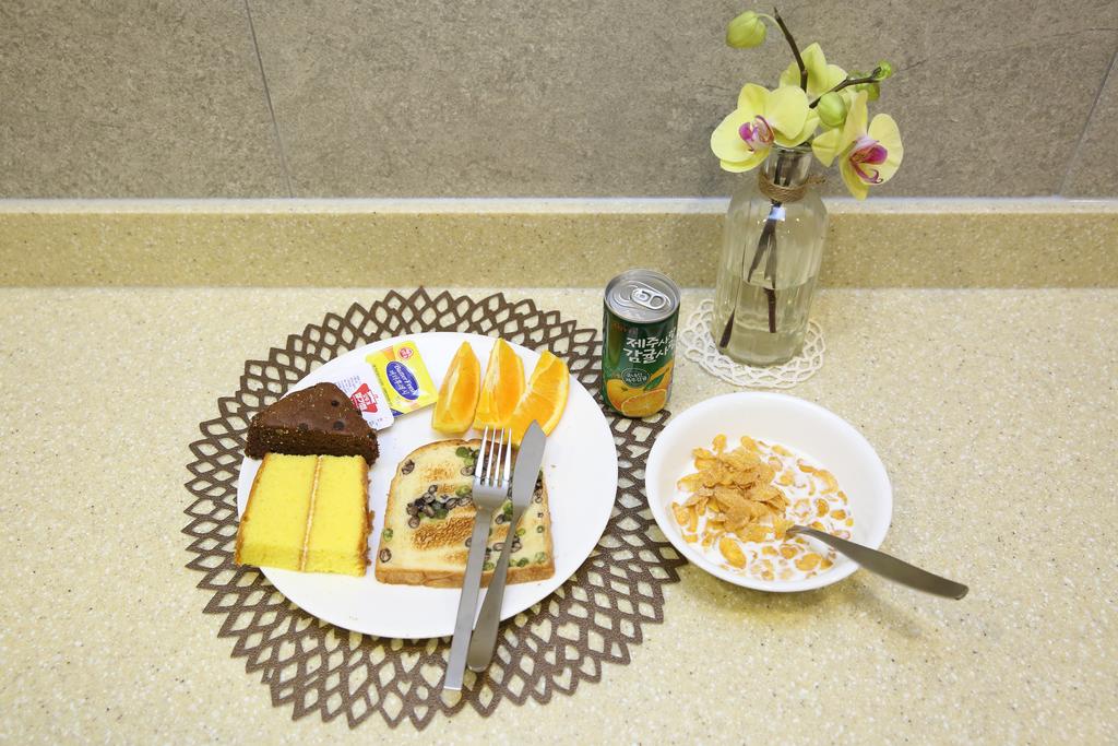 Daeyoung Hotel Myeongdong - thumb 5
