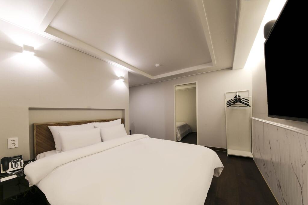 Ekklim Business Hotel - thumb 1