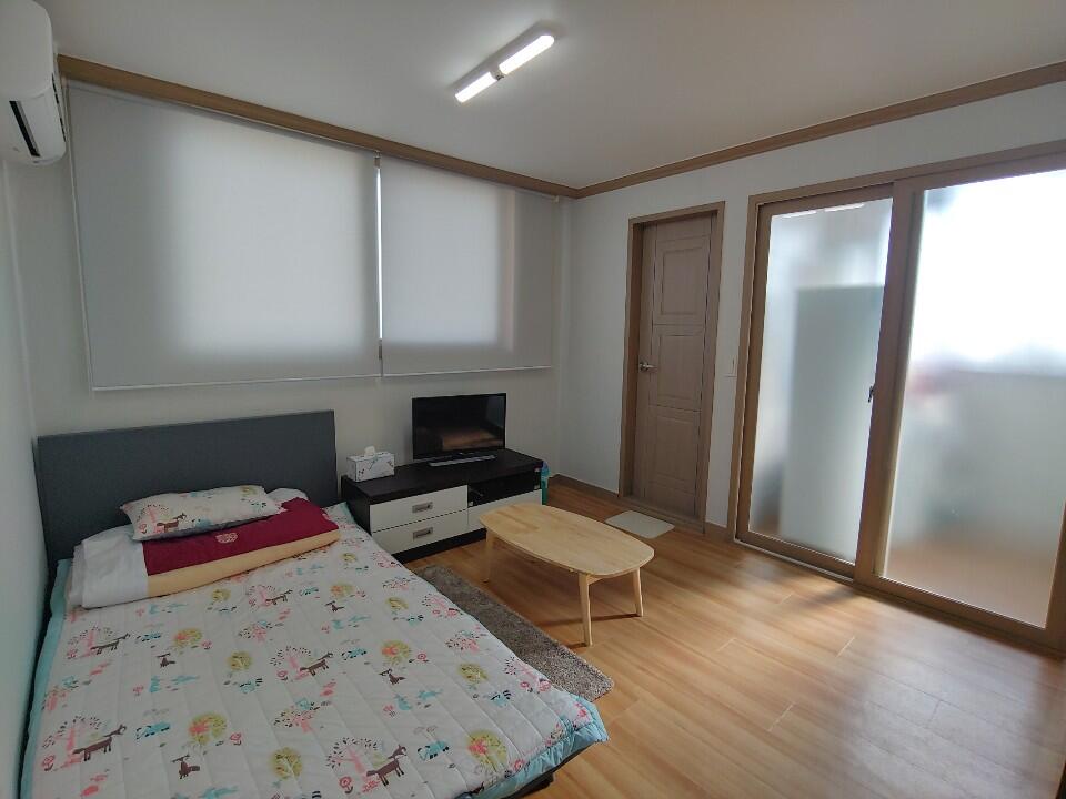 Eugene Ville - thumb 0