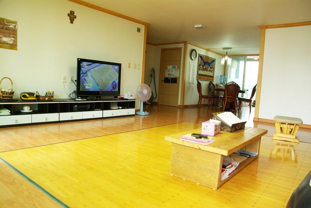 Goyang City Ilsan Apartment - thumb 1