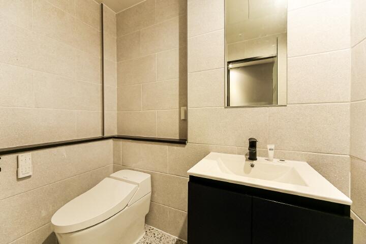 Gray 193 Hotel - thumb 7