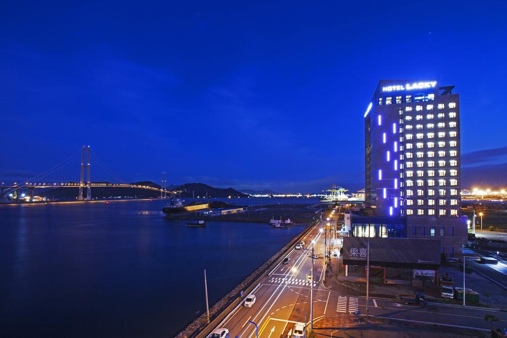 Gwangyang Lacky Hotel - thumb 1