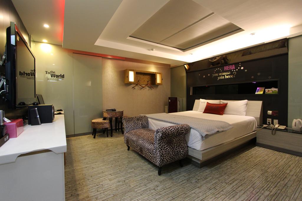 Hera Hotel - thumb 4