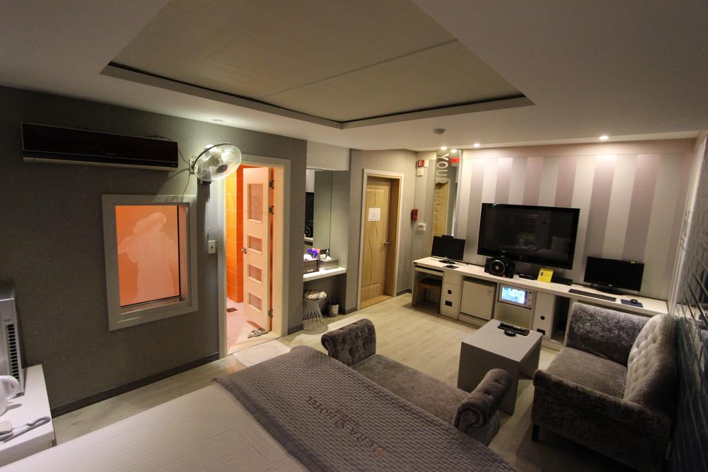 Hera Hotel - thumb 5