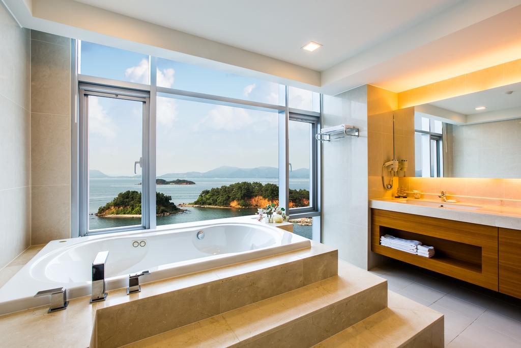 Hidden Bay Hotel - thumb 4