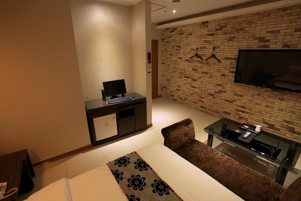 Hotel Chelsea - thumb 3