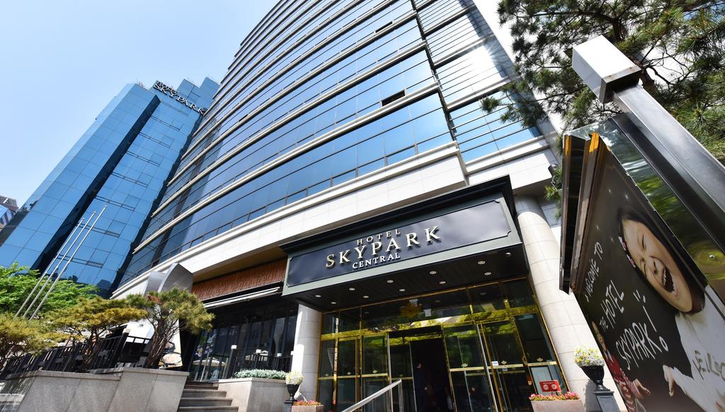 Hotel Skypark Central Myeongdong - thumb 1