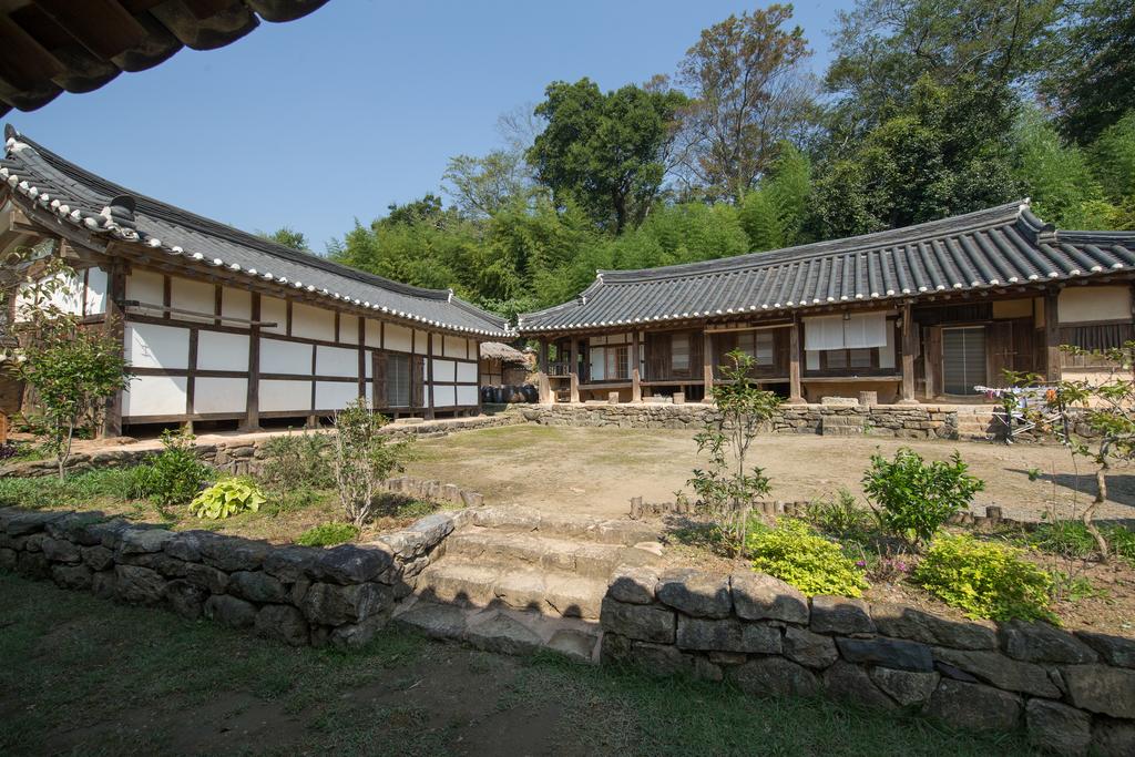 Jinrae Lee's Traditional House - thumb 0