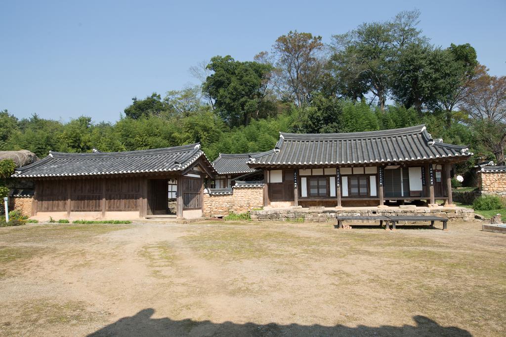 Jinrae Lee's Traditional House - thumb 1