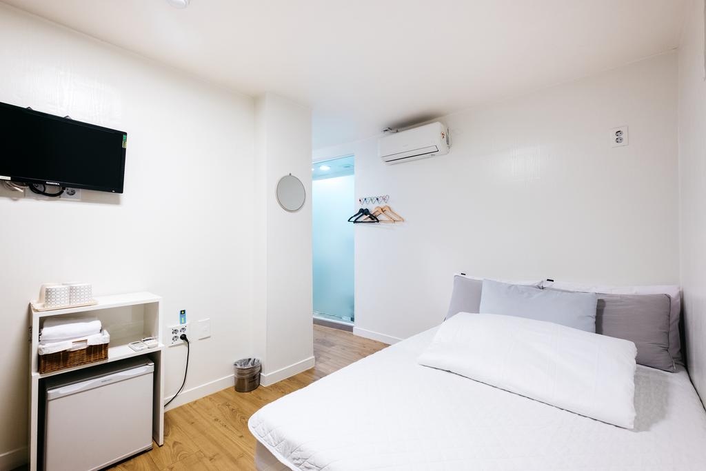 K Stay Guesthouse Myeongdong First - thumb 3