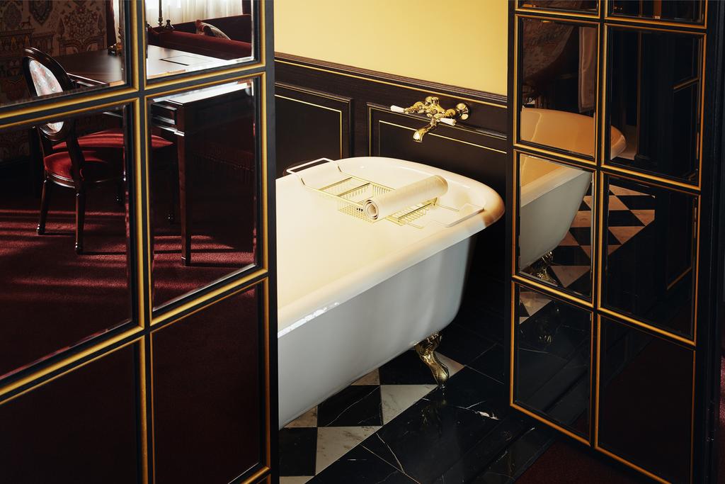 L'Escape Hotel - thumb 7