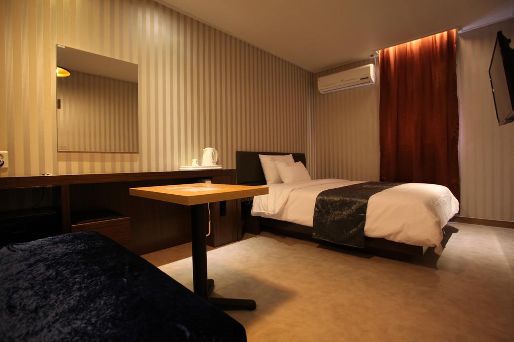 Lineplus Hotel - thumb 1