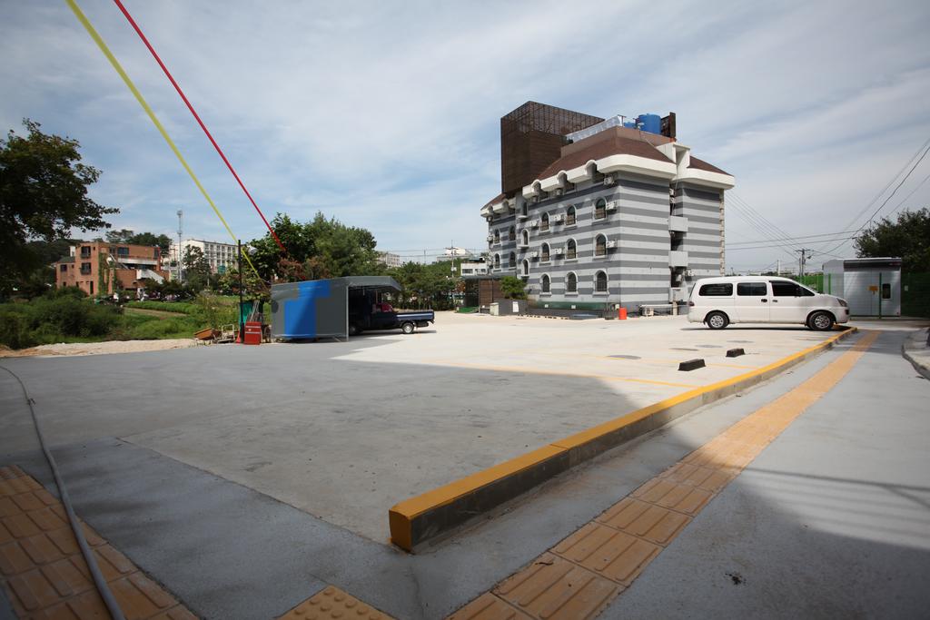 Lineplus Hotel - thumb 5