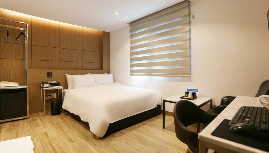 Louis Hotel - thumb 2