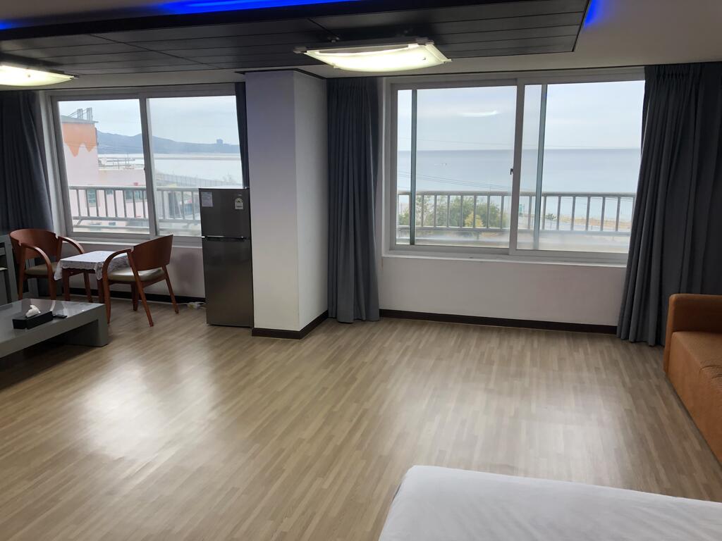 Mangsan Beach Hotel & Pension - thumb 4