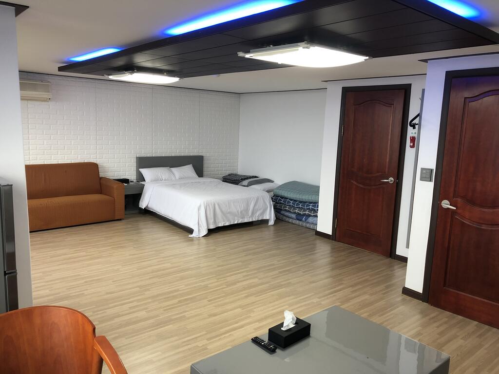 Mangsan Beach Hotel & Pension - thumb 3