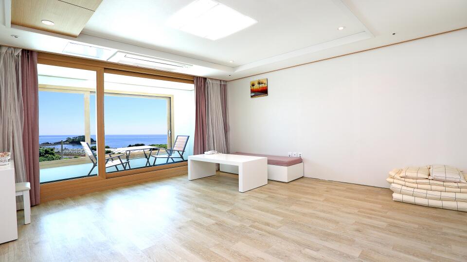 Marine Port Resort - thumb 7