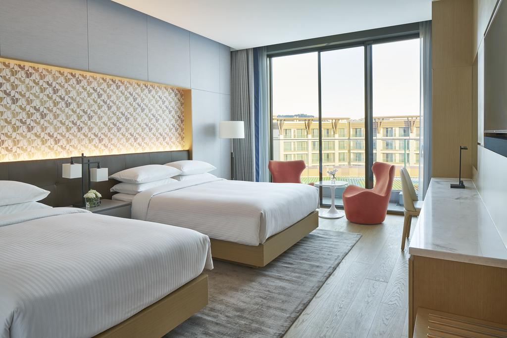 Marriott Jeju Shinhwa World Hotel - thumb 3