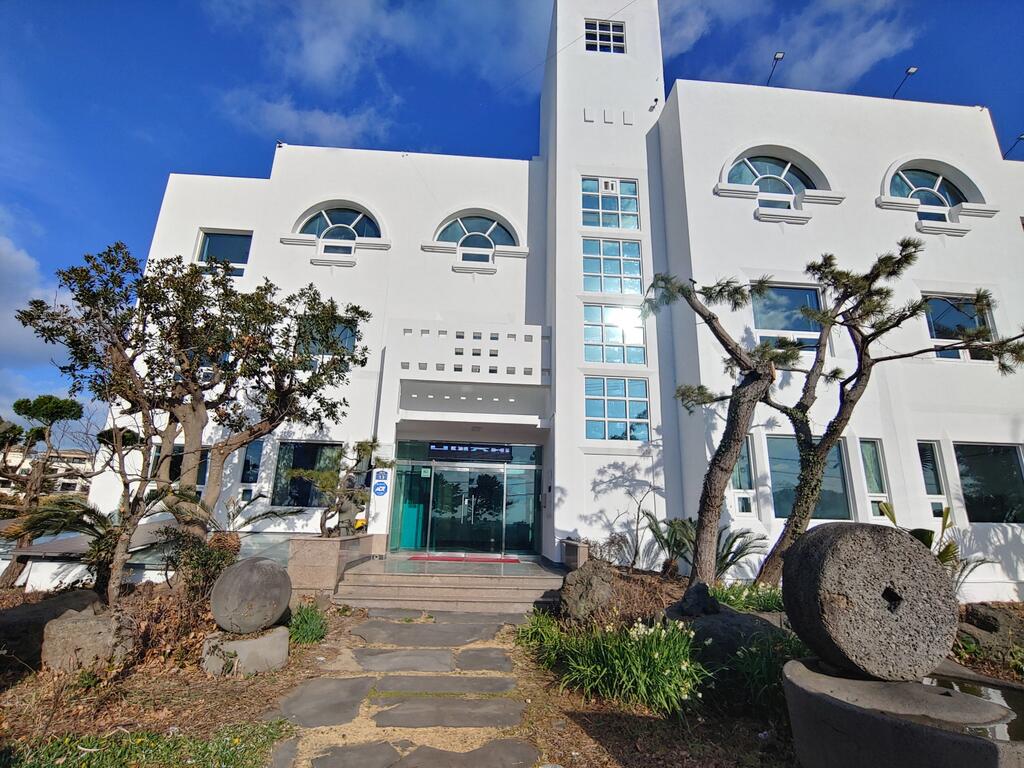 Millenium Hotel - thumb 0