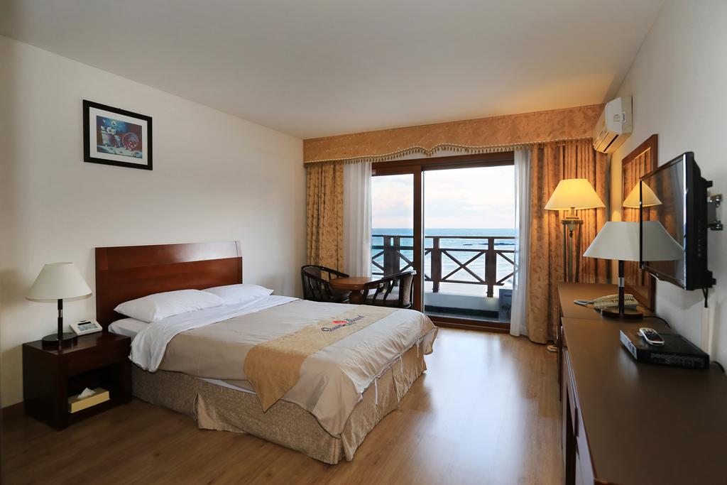 Ocean Grand Hotel - thumb 2