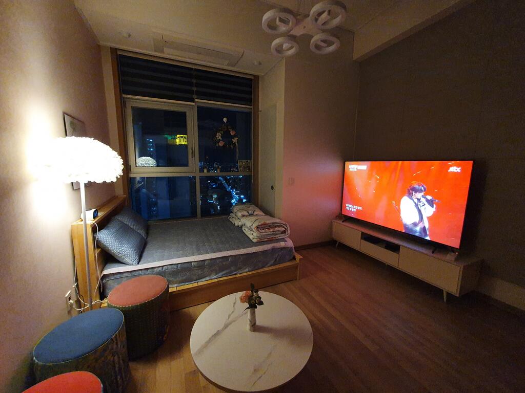 Platinum ë°˜ì›”ë‹¹ì—­ ì‚¼ì„±TV75 Netflix ìµœê³ ì¸µ - thumb 2