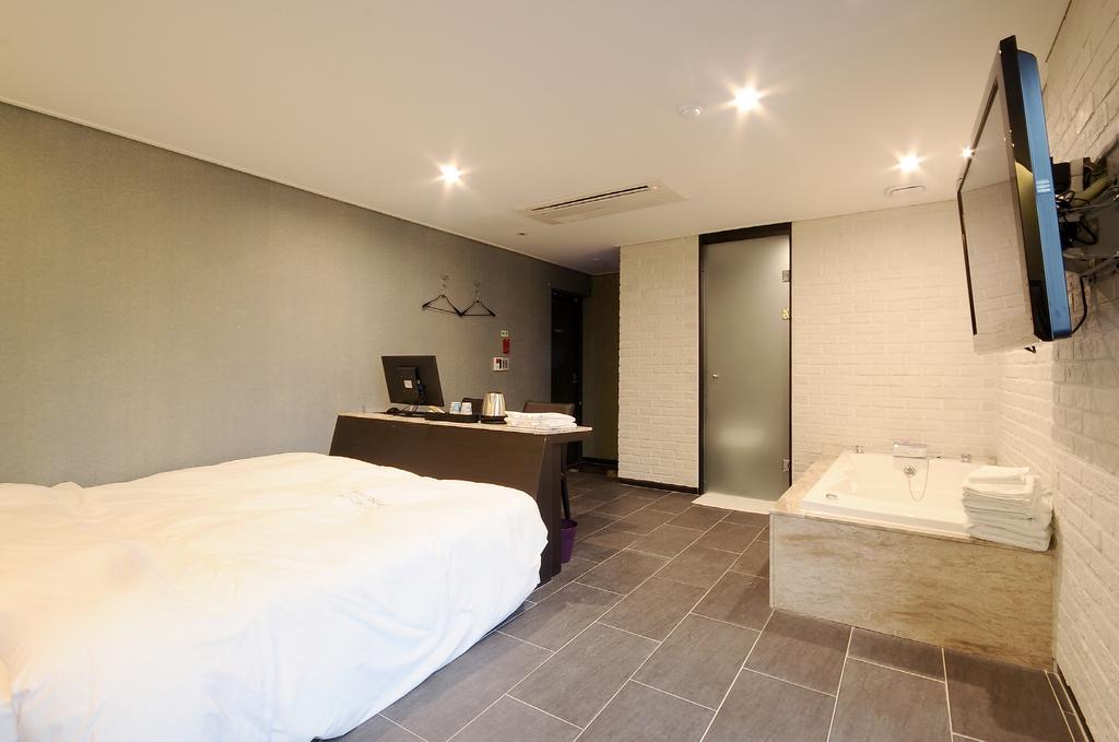 Queens Hotel Seomyeon Busan - thumb 7