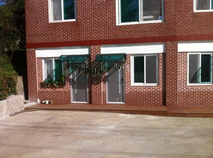 Red Bricks House - thumb 1