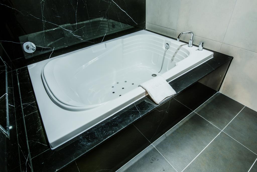 Rivertain Hotel - thumb 4