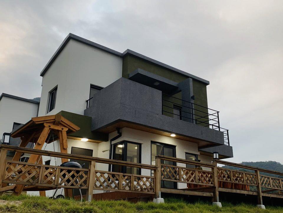 Romantic Sketch Pension - thumb 0