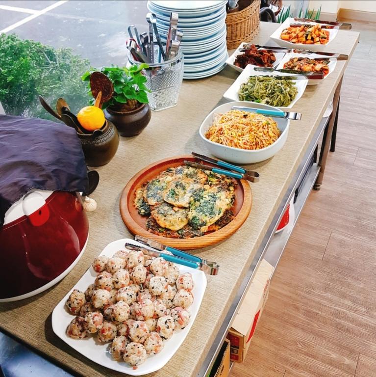 Sanbangsan Hot Spring Guesthouse - thumb 6