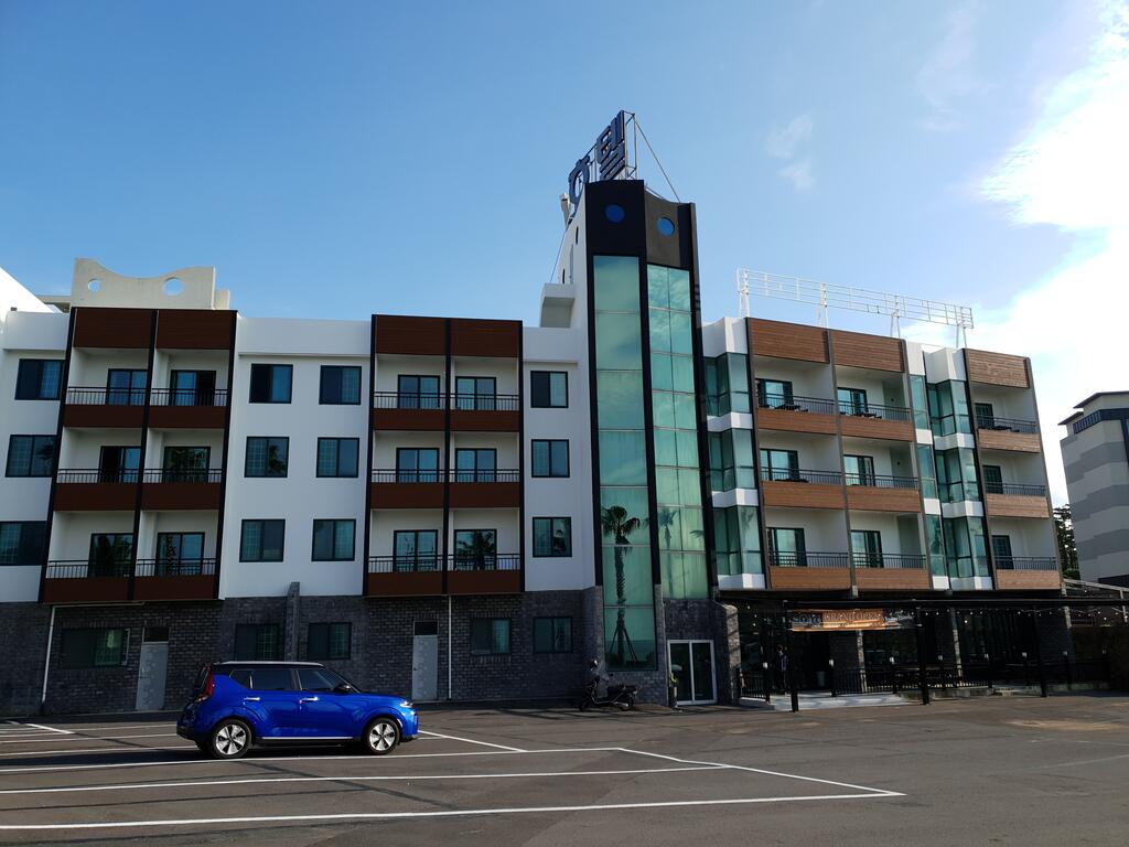 Sea Cliff Hotel Jeju - thumb 0