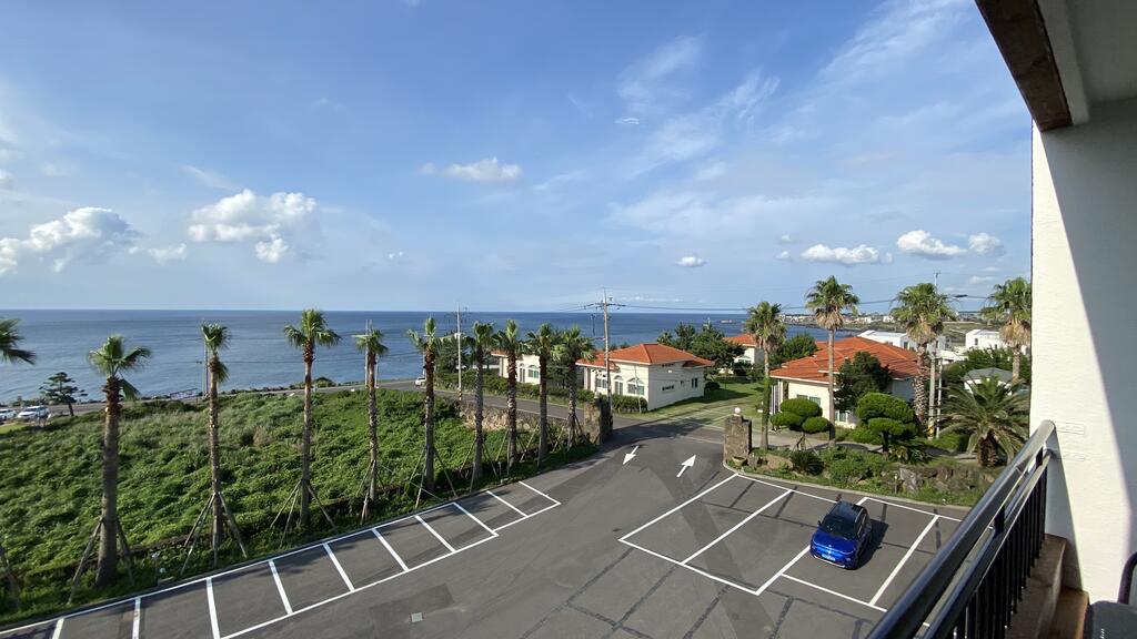 Sea Cliff Hotel Jeju - thumb 1